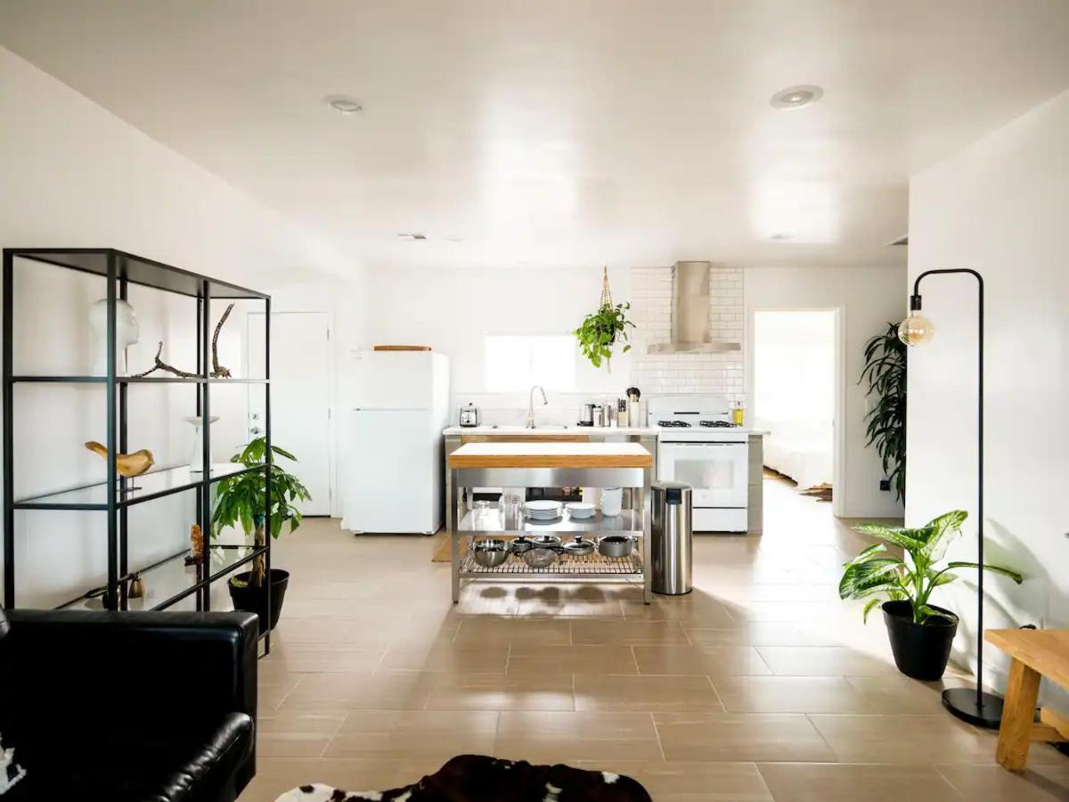 The Zen - Outdoor Shower, Gas Fireplace, Walkable To Shops & Restaurants Joshua Tree Exterior photo