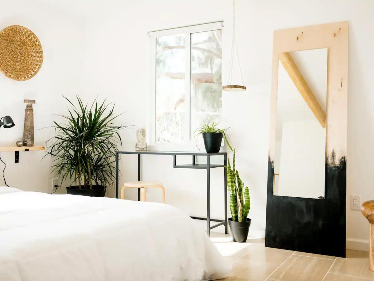 The Zen - Outdoor Shower, Gas Fireplace, Walkable To Shops & Restaurants Joshua Tree Exterior photo