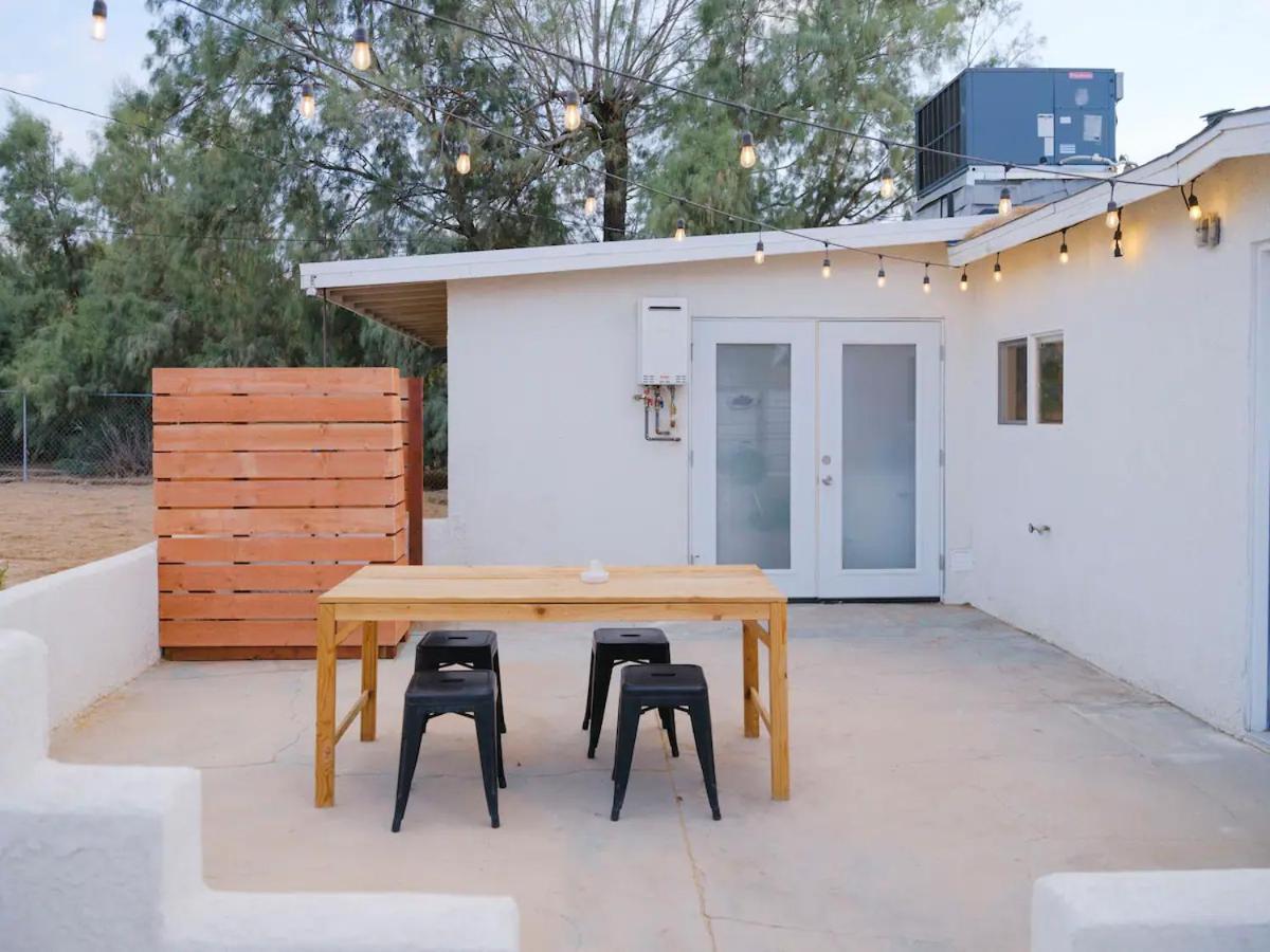 The Zen - Outdoor Shower, Gas Fireplace, Walkable To Shops & Restaurants Joshua Tree Exterior photo