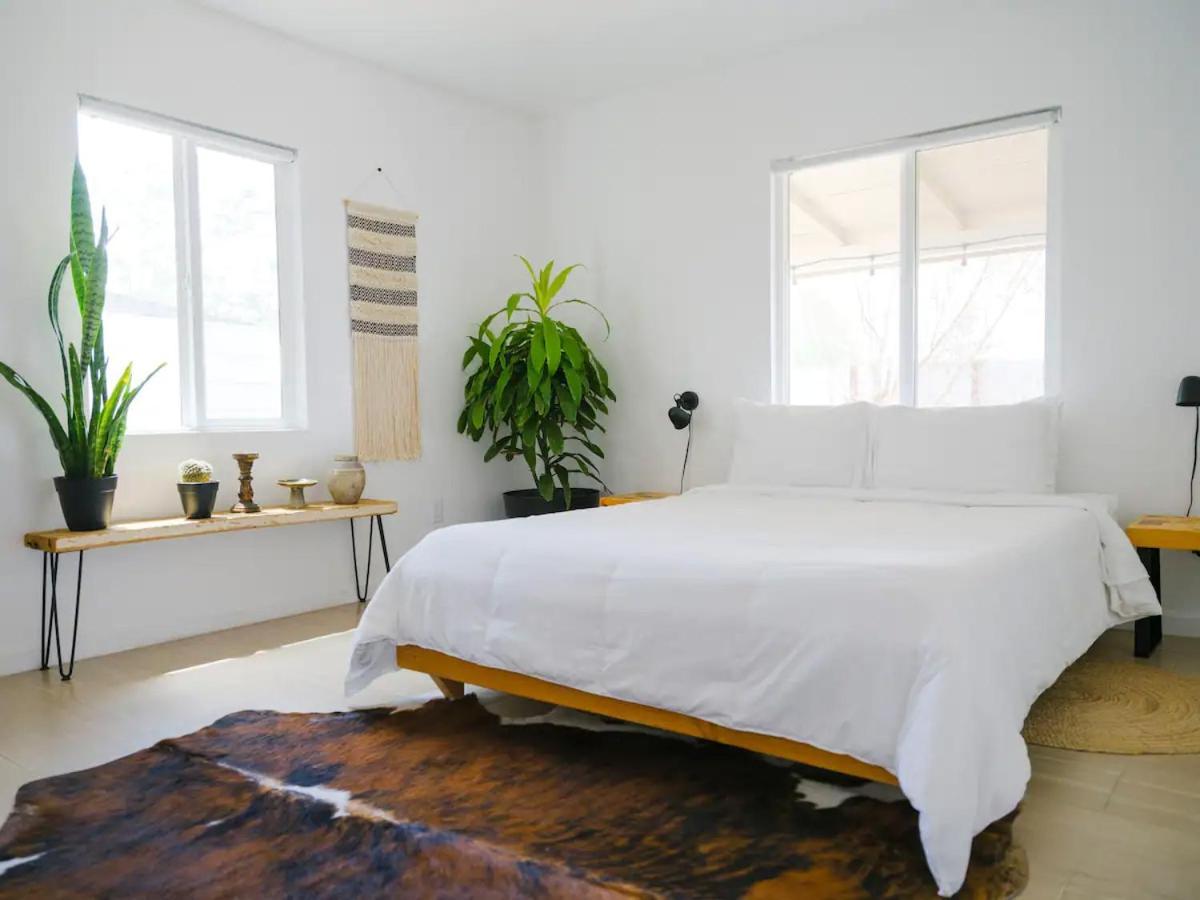 The Zen - Outdoor Shower, Gas Fireplace, Walkable To Shops & Restaurants Joshua Tree Exterior photo