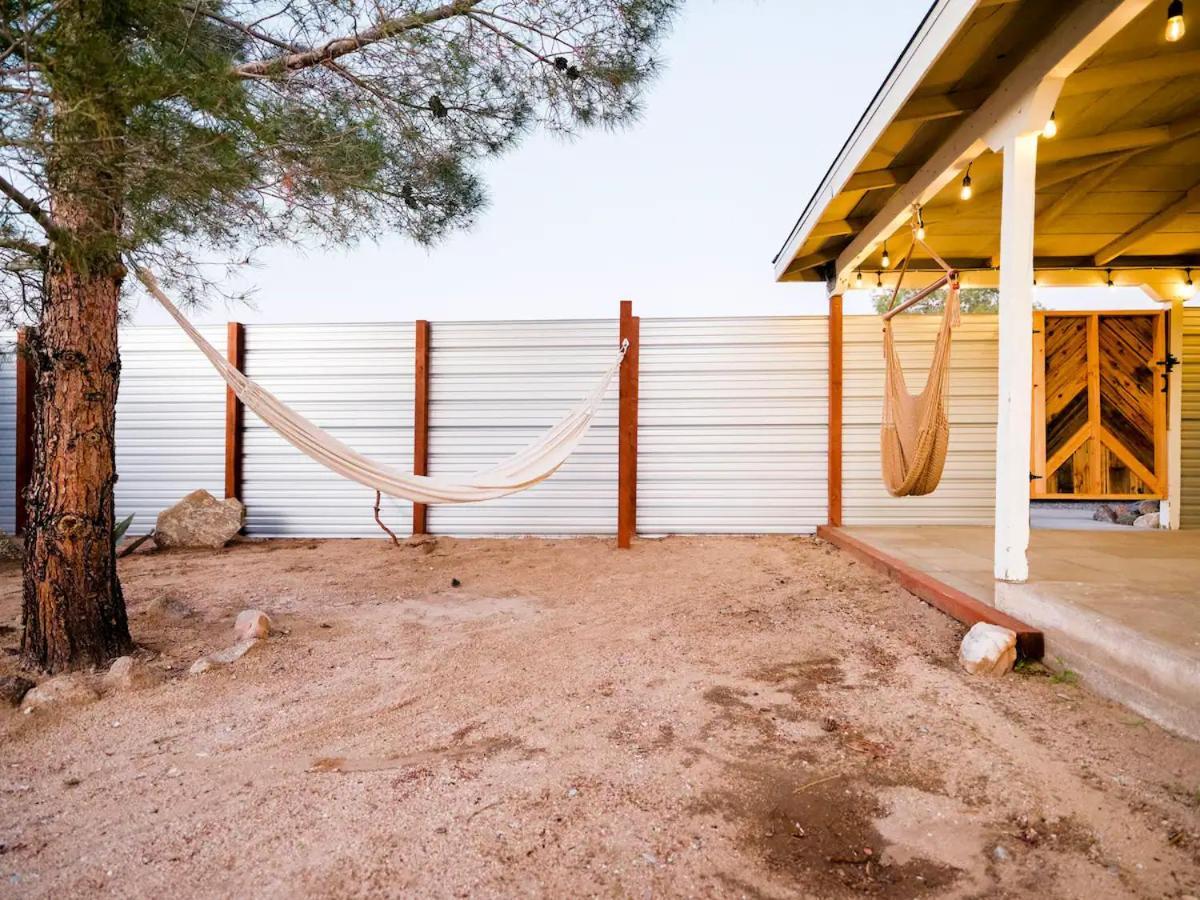 The Zen - Outdoor Shower, Gas Fireplace, Walkable To Shops & Restaurants Joshua Tree Exterior photo