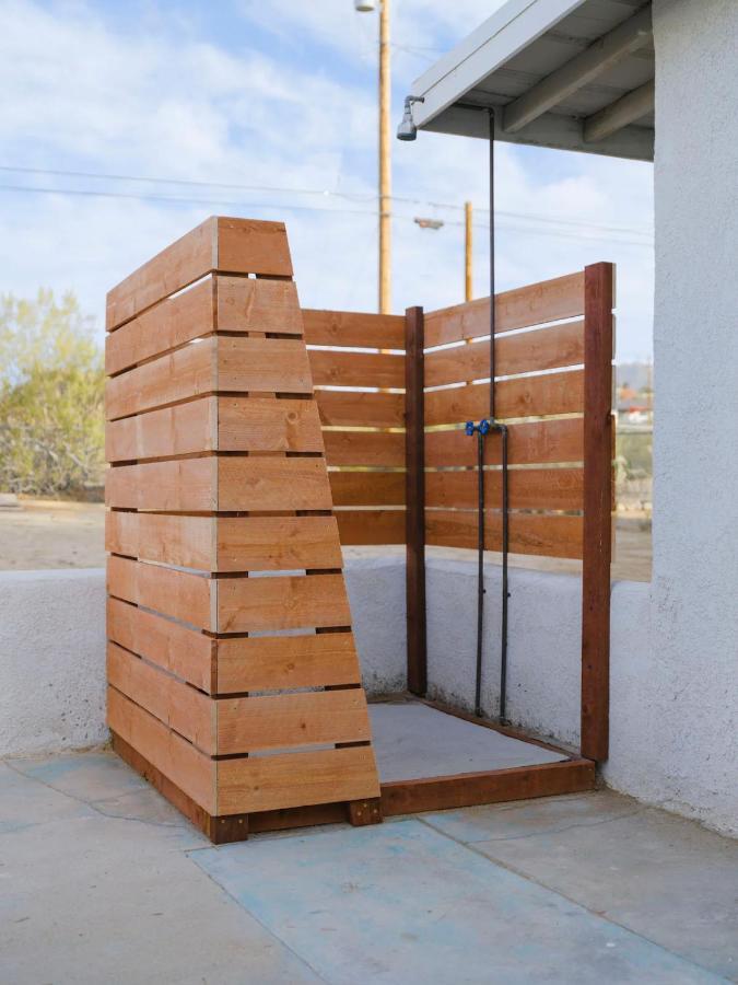 The Zen - Outdoor Shower, Gas Fireplace, Walkable To Shops & Restaurants Joshua Tree Exterior photo
