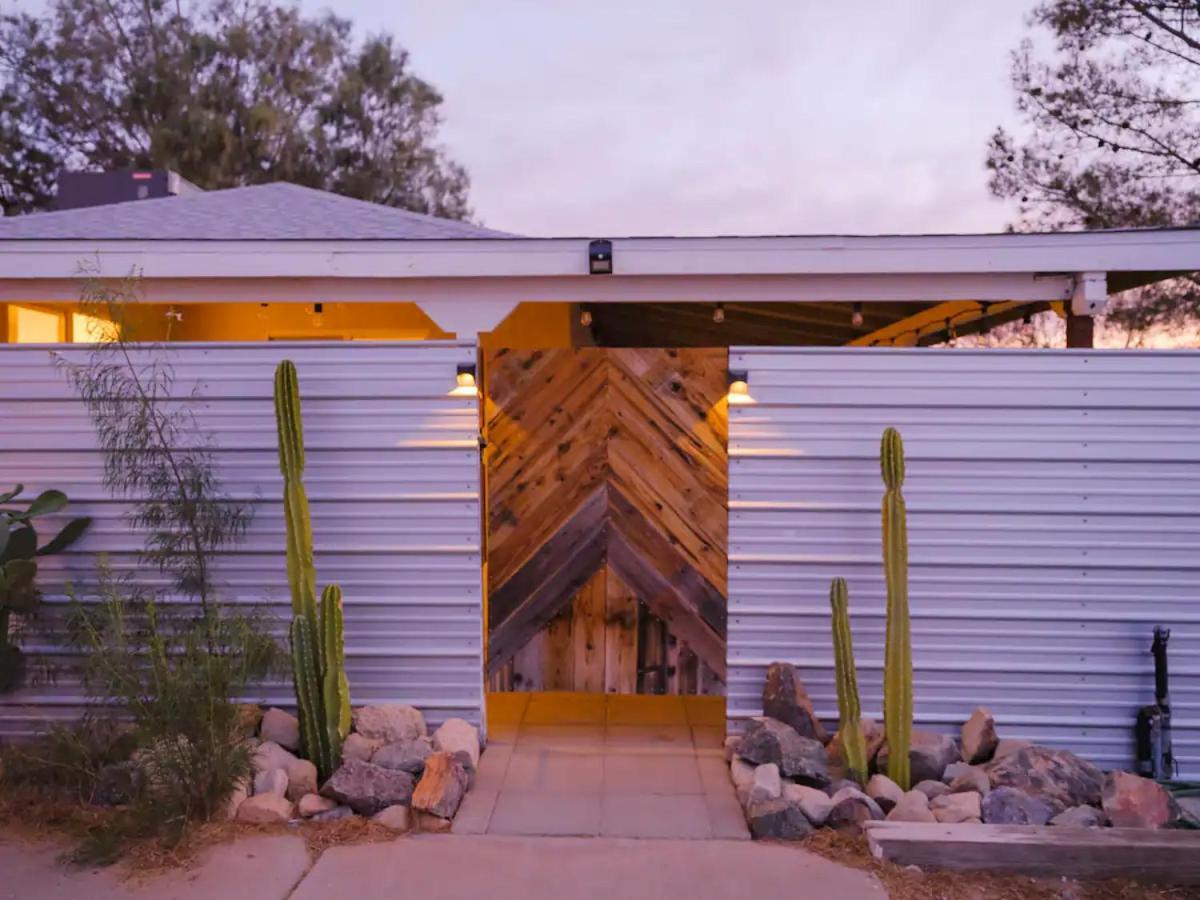 The Zen - Outdoor Shower, Gas Fireplace, Walkable To Shops & Restaurants Joshua Tree Exterior photo